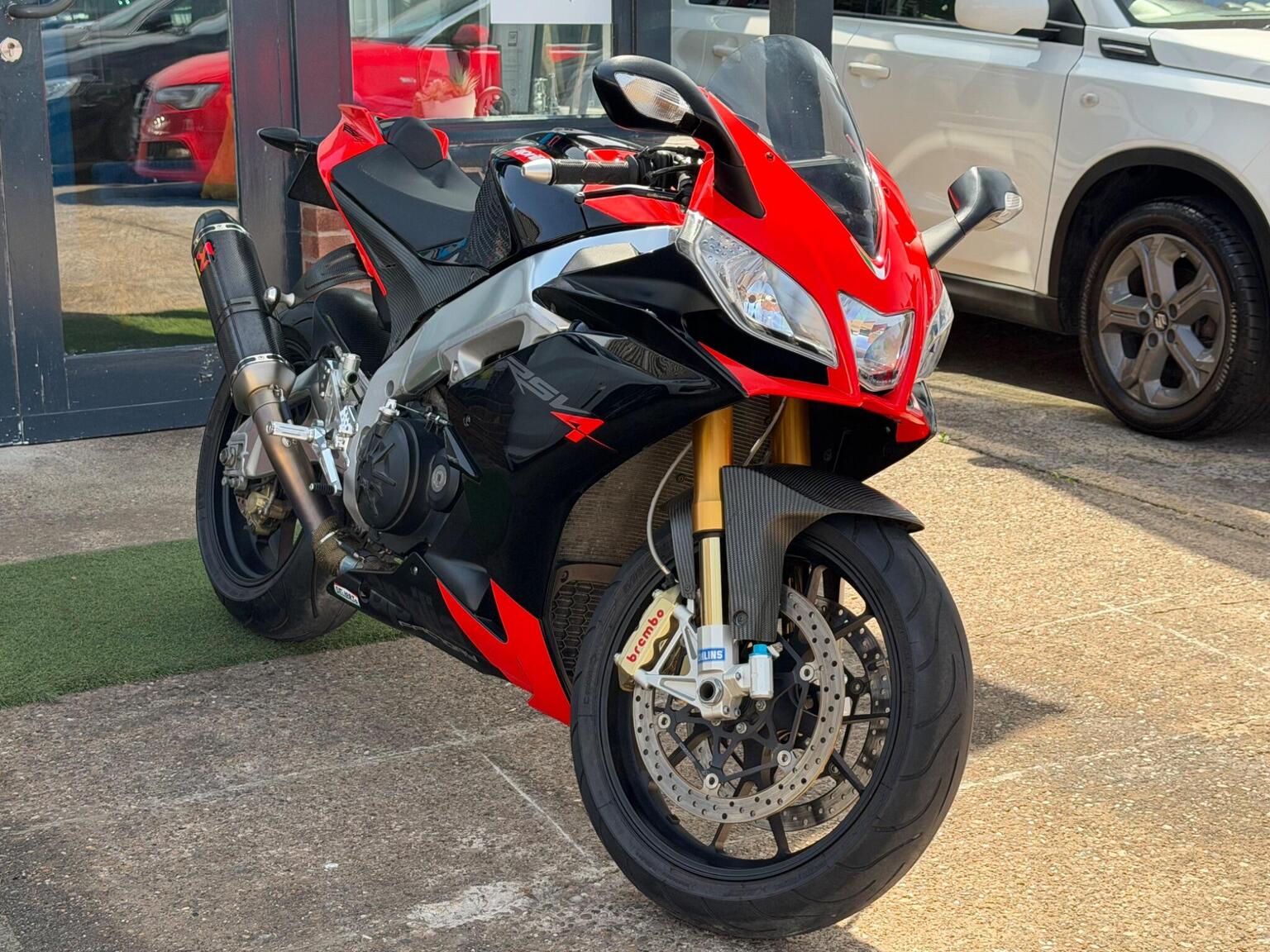 Aprilia RSV4 - image 1 of 75