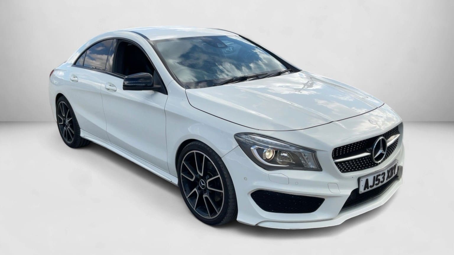 Mercedes-Benz CLA - image 1 of 14