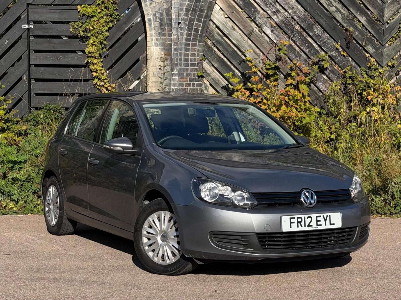 2012 Volkswagen Golf 1.4 TSI S Euro 5 5dr in grey — photo 1 of 49