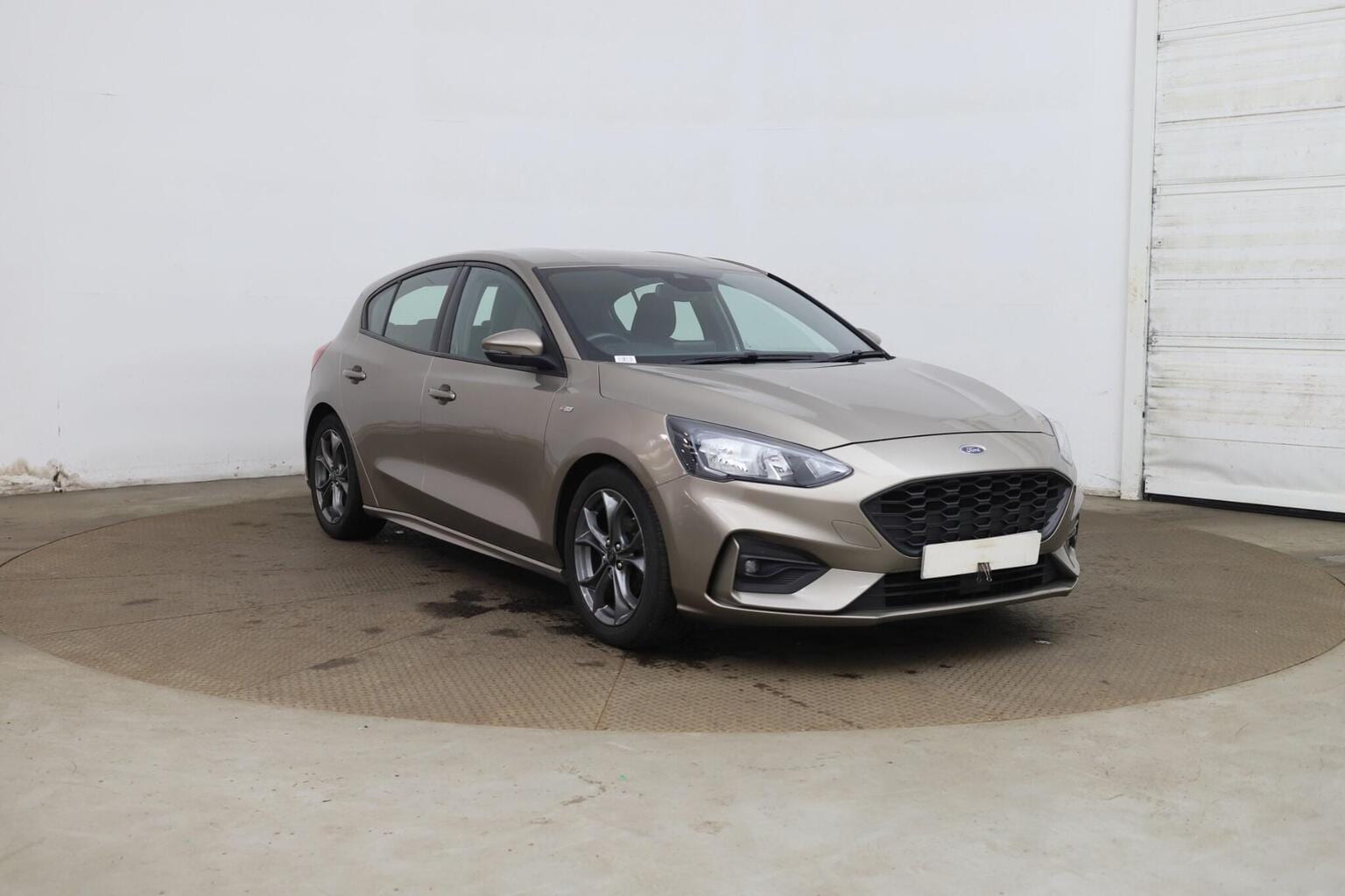 Ford Focus - image 1 of 12