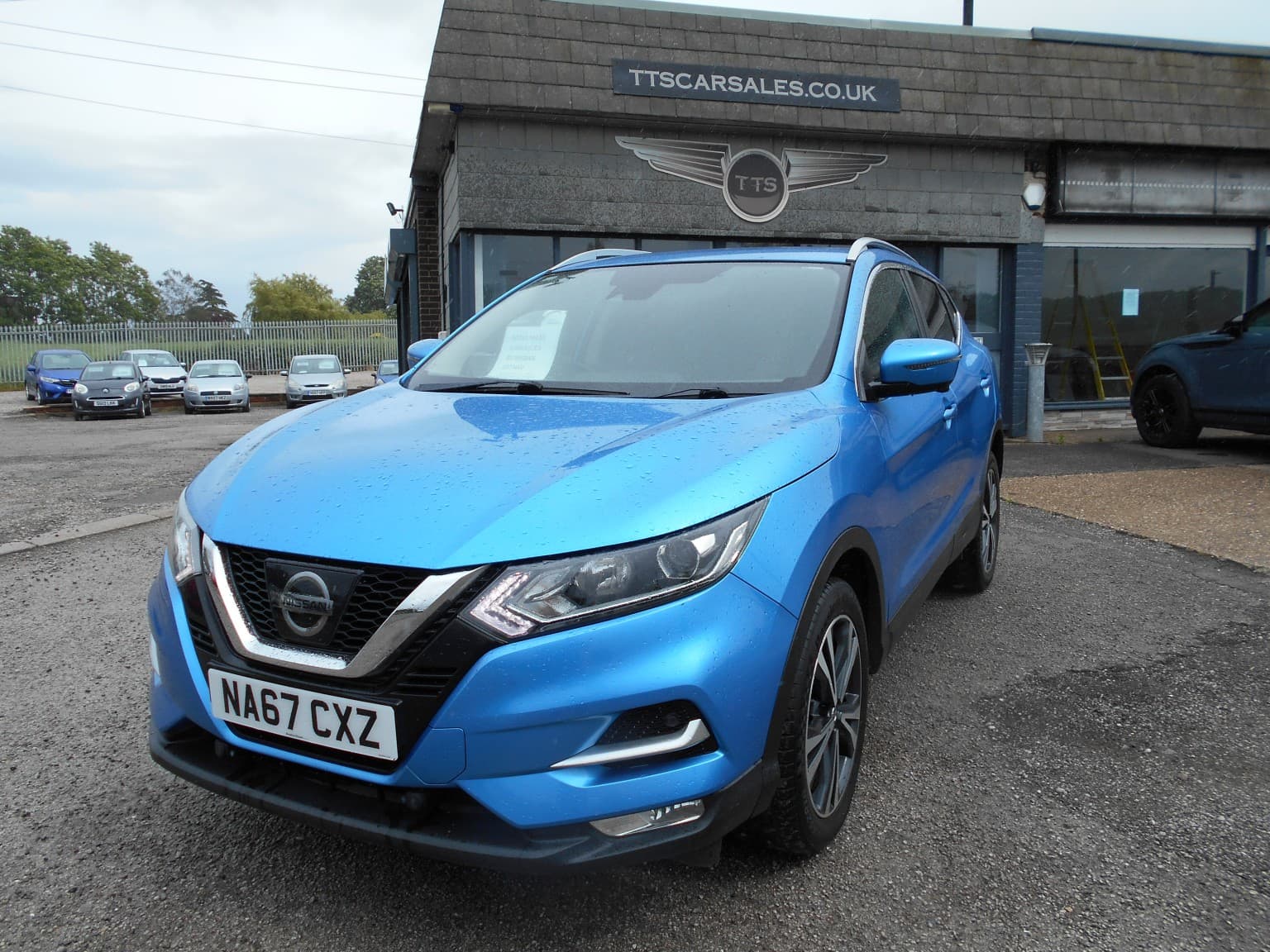 Nissan Qashqai - image 1 of 25