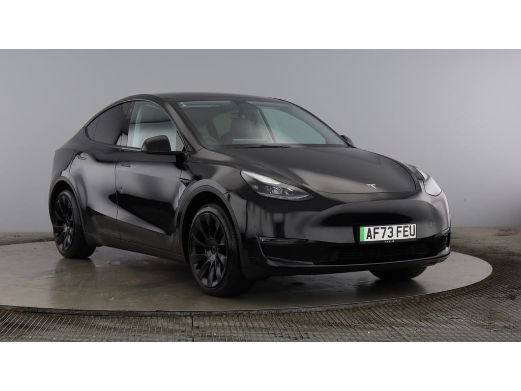 Tesla Model Y - image 1 of 13
