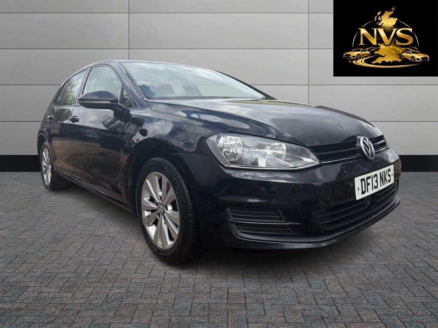 VOLKSWAGEN GOLF - image 1 of 12
