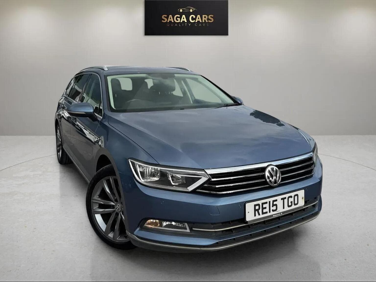 Volkswagen Passat - image 1 of 46