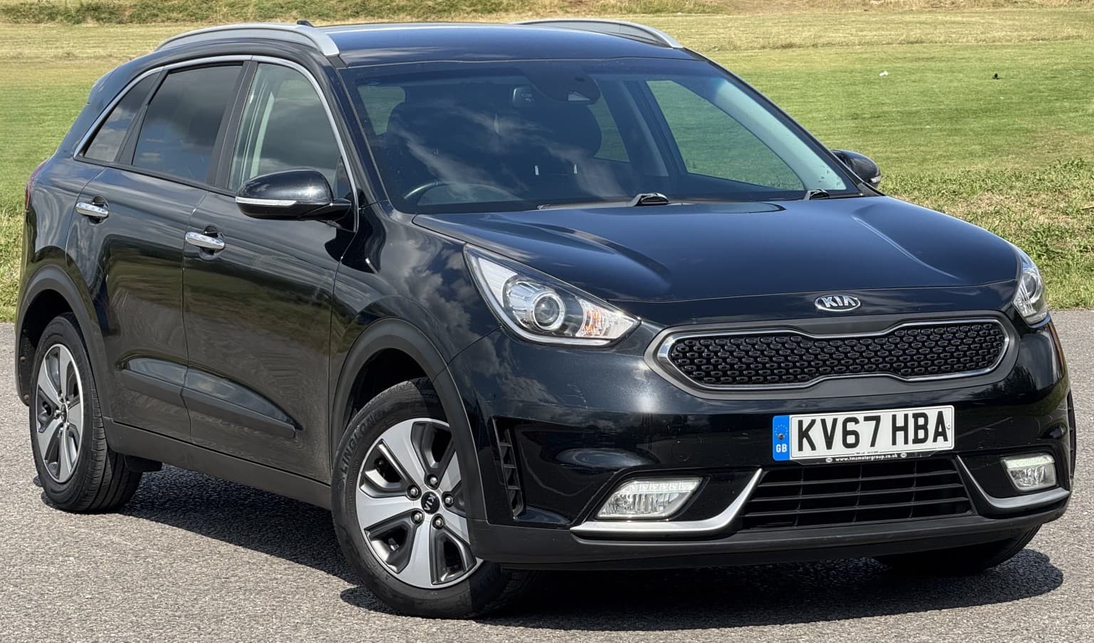 Kia Niro - image 1 of 35