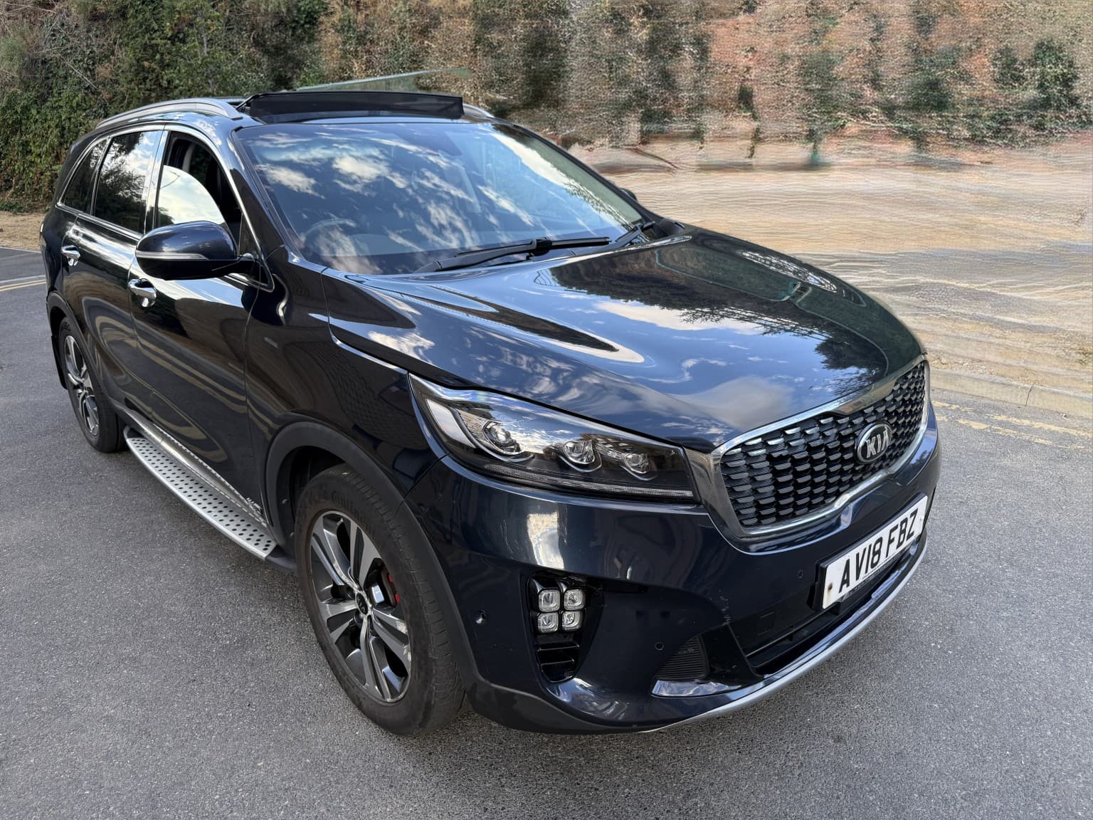 Kia Sorento - image 1 of 22