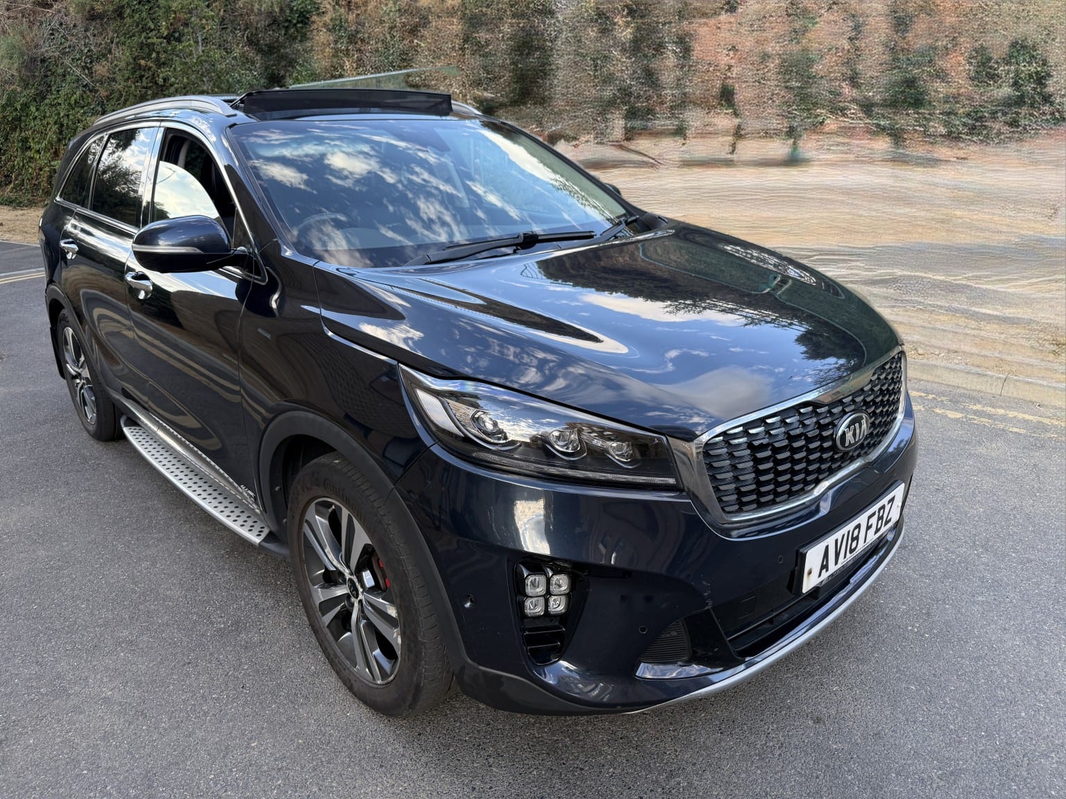 Kia Sorento - image 1 of 22