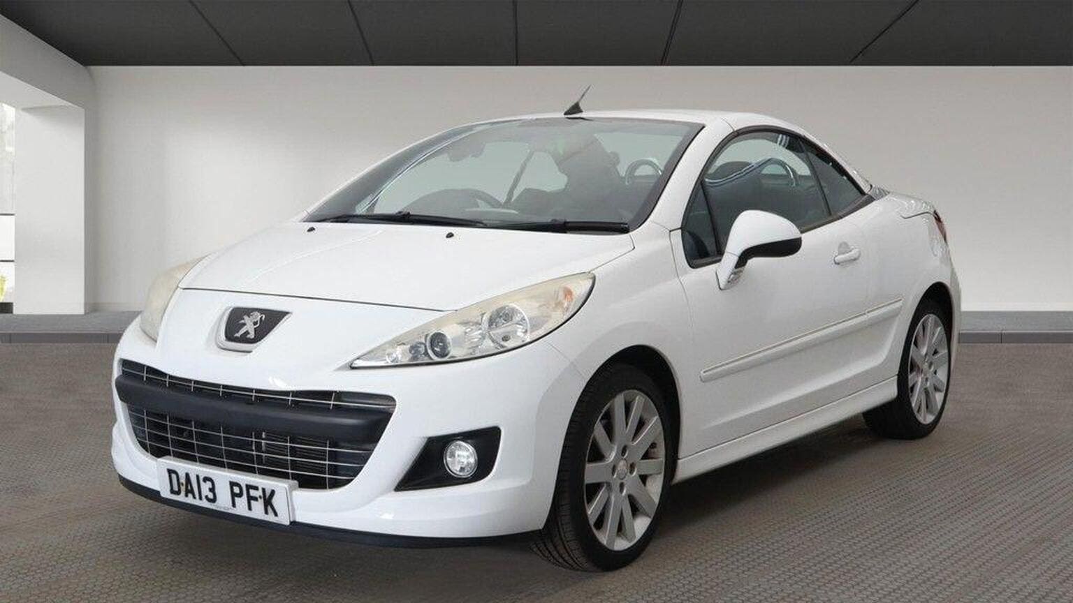 Peugeot 207 CC - image 1 of 14