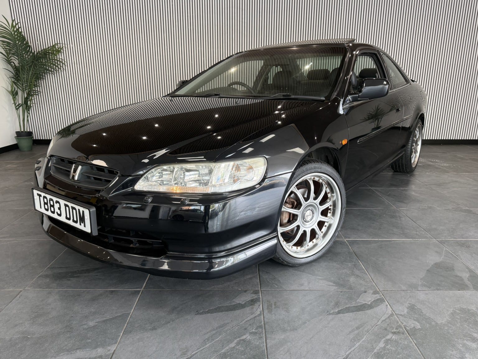 Honda Accord - image 1 of 32