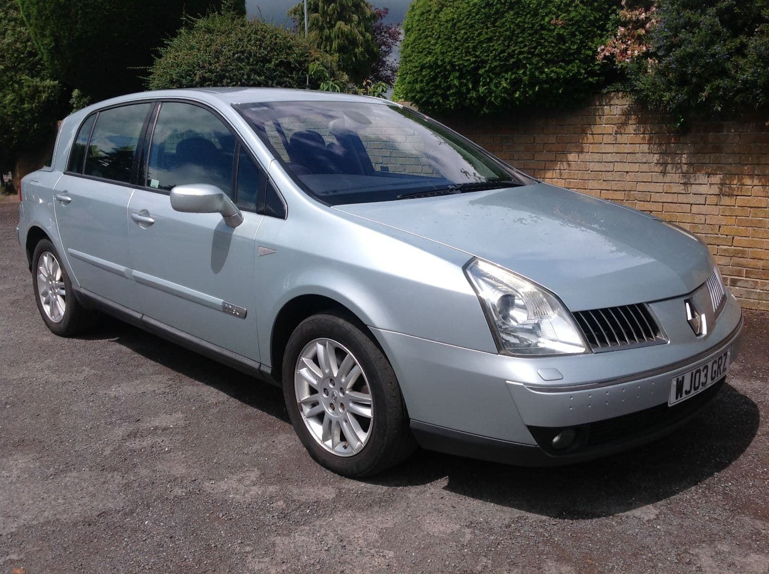 Renault Vel Satis - image 1 of 13