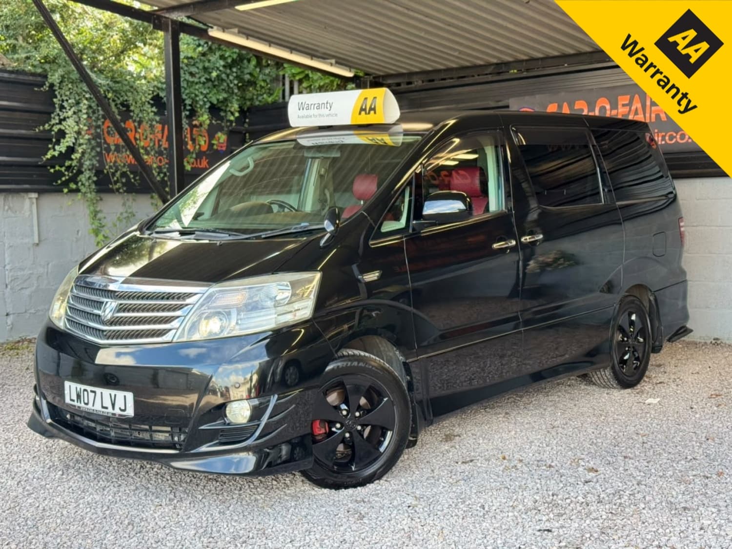 Toyota Alphard - image 1 of 6