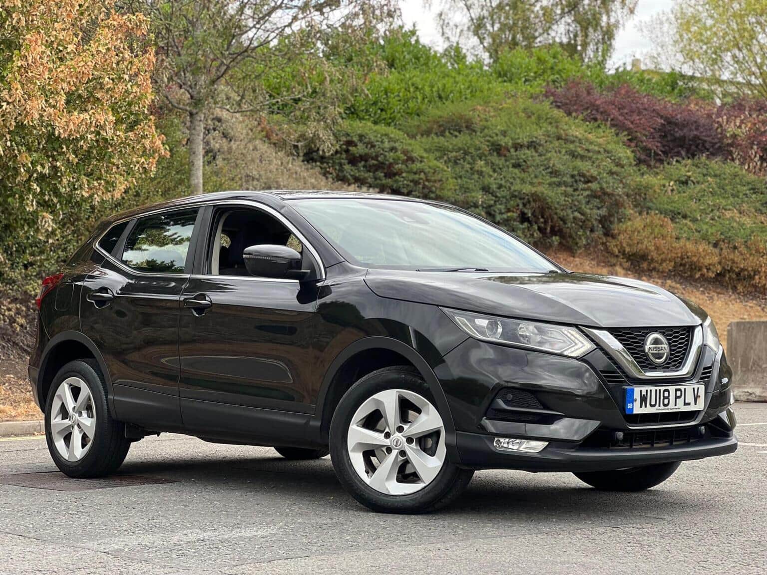 Nissan Qashqai - image 1 of 45