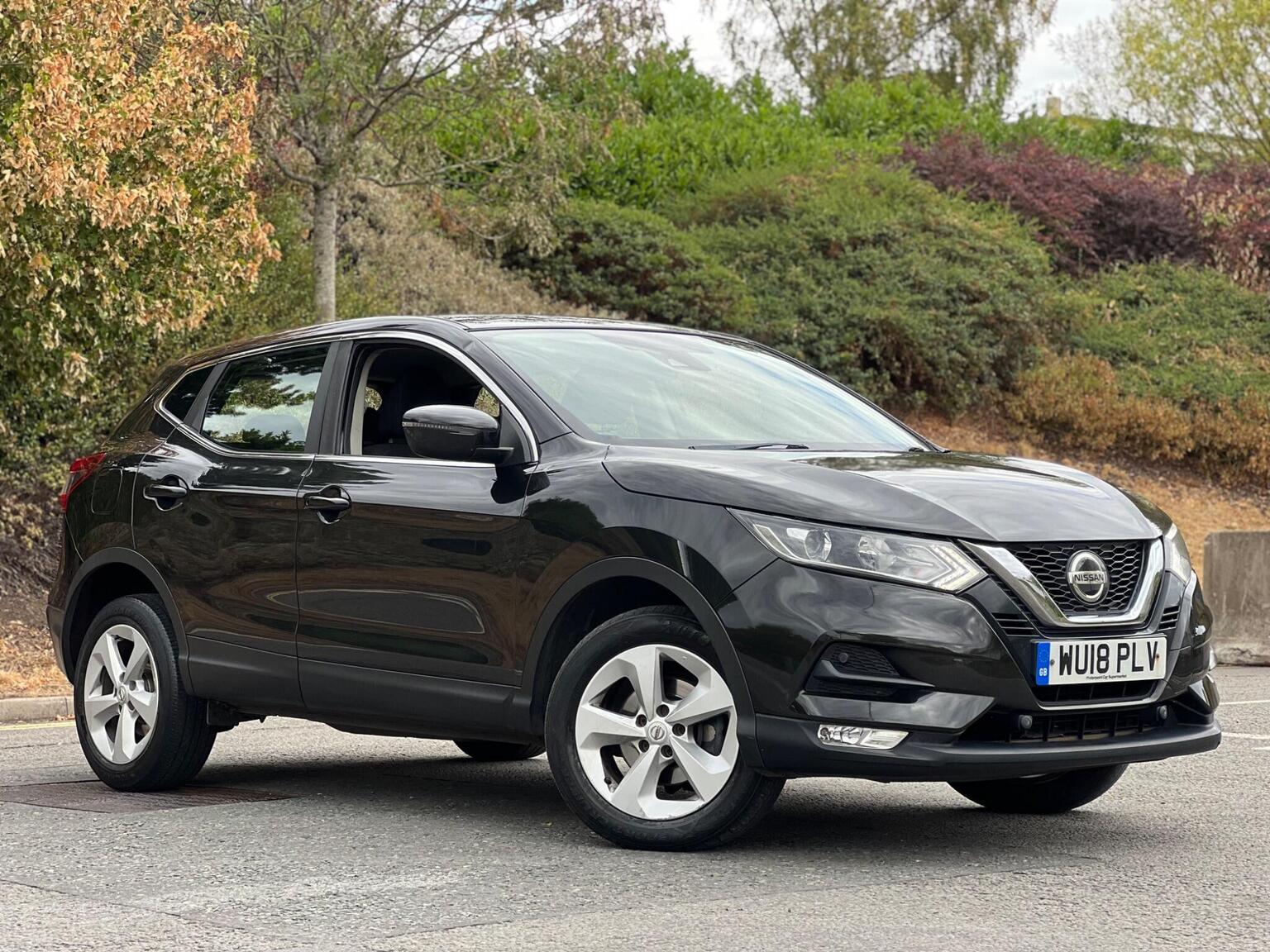 Nissan Qashqai - image 1 of 45