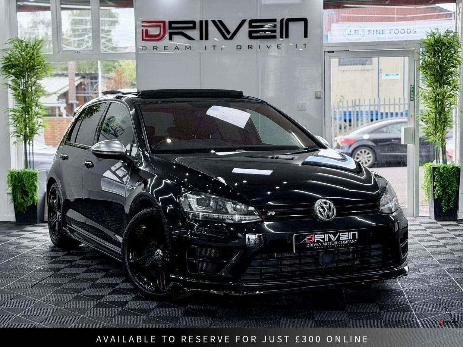 VOLKSWAGEN GOLF - image 1 of 35