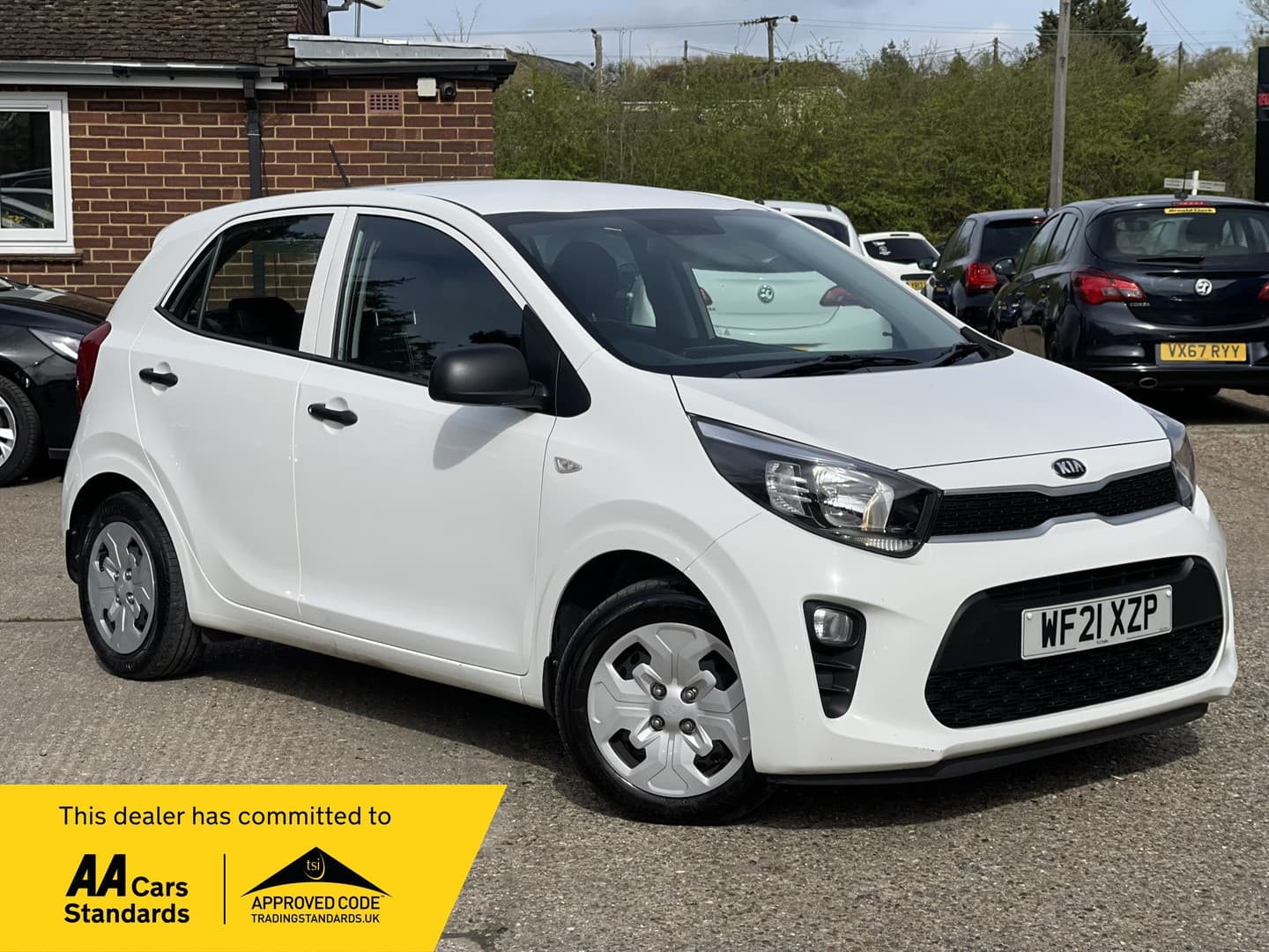 Kia Picanto - image 1 of 53