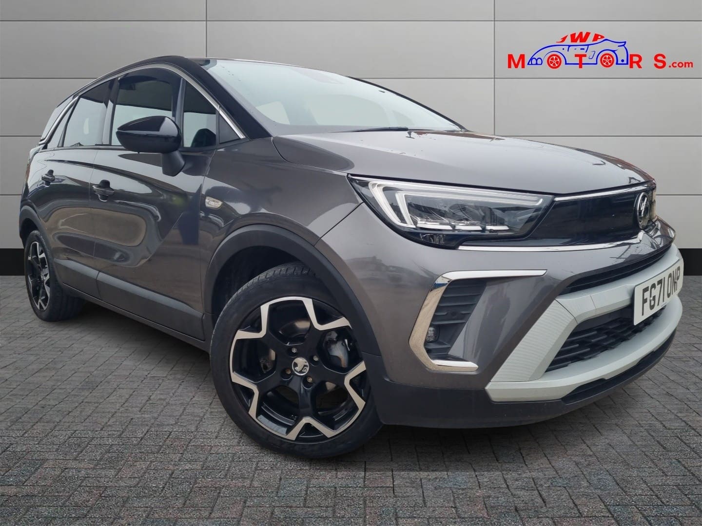 Vauxhall Crossland - image 1 of 32