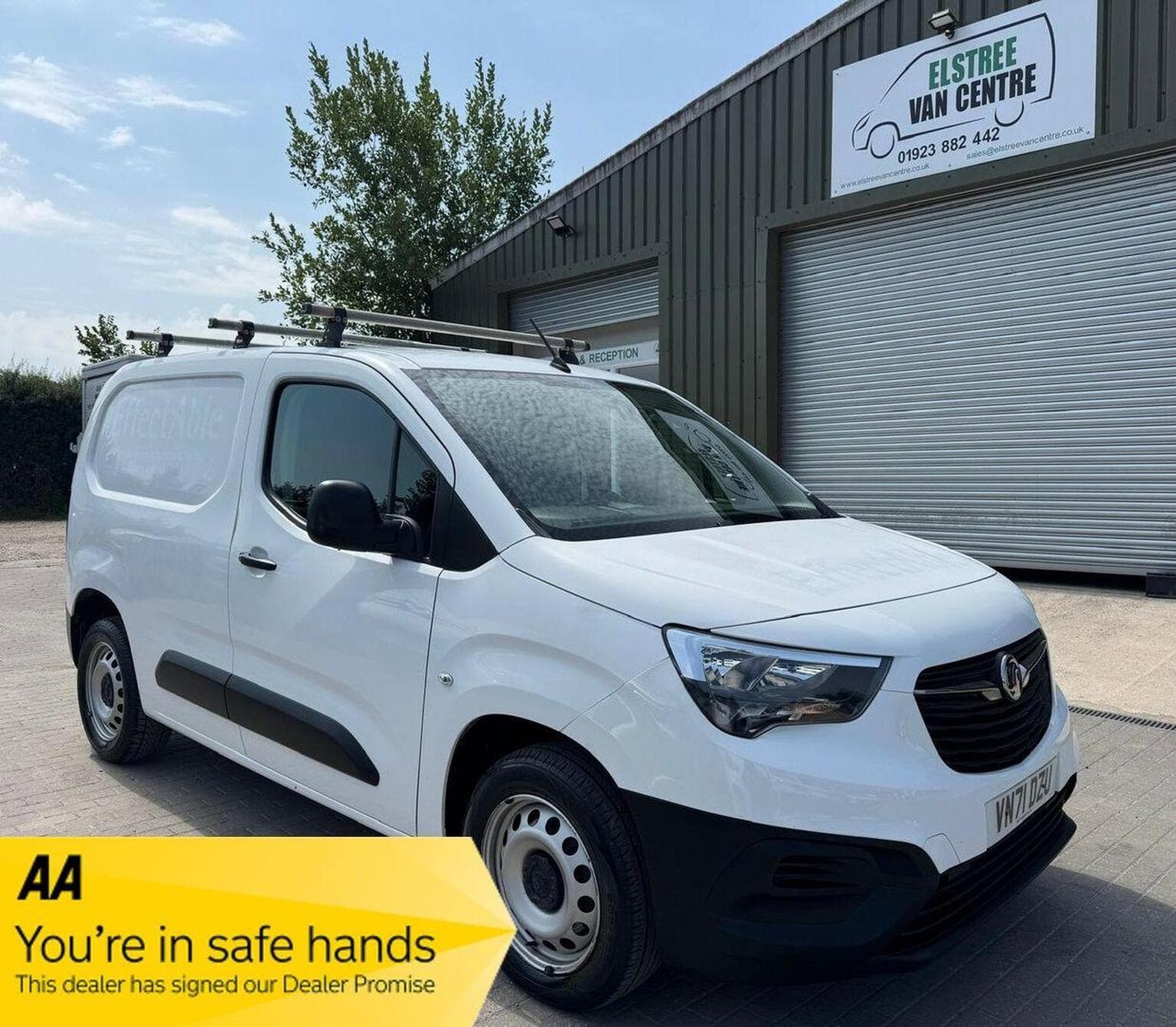 Vauxhall Combo - image 1 of 16