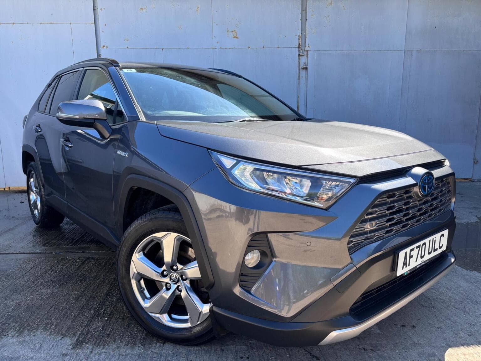 Toyota RAV4 - image 1 of 6