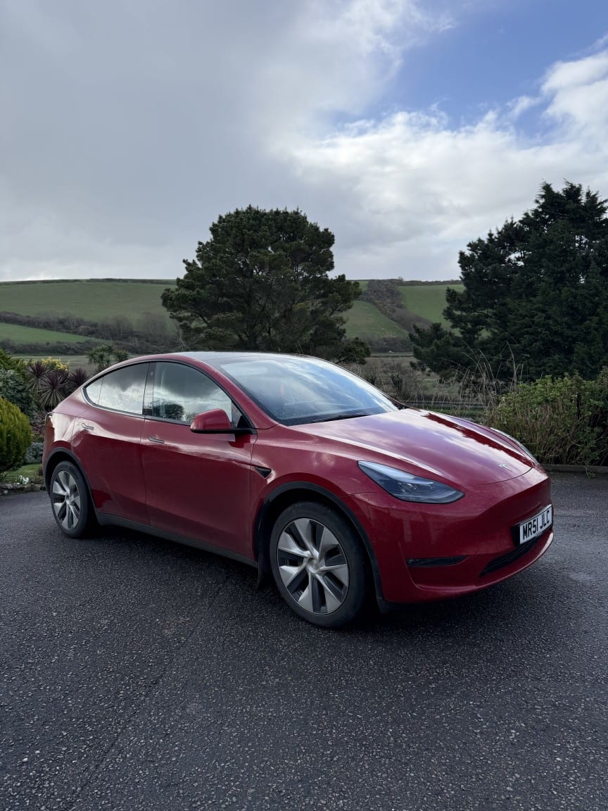 Tesla Model Y - image 1 of 1