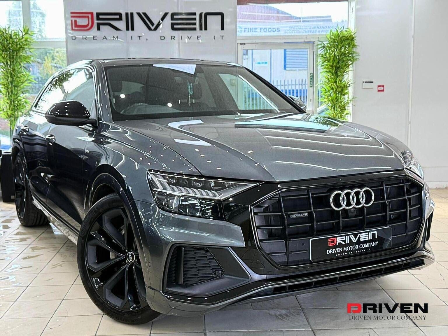 AUDI Q8 - image 1 of 26