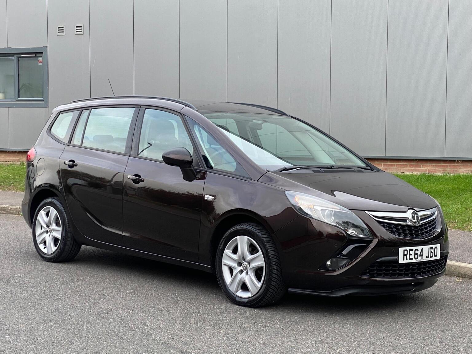 Vauxhall Zafira Tourer - image 1 of 6
