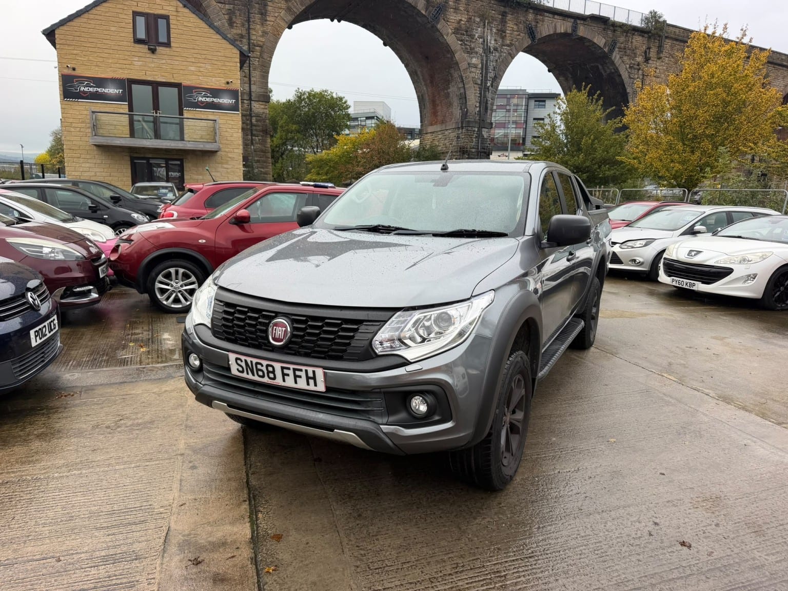 2018 Fiat Fullback 2.4 Fullback Cross Double Cab 2.4 180 in grey — photo 1 of 36