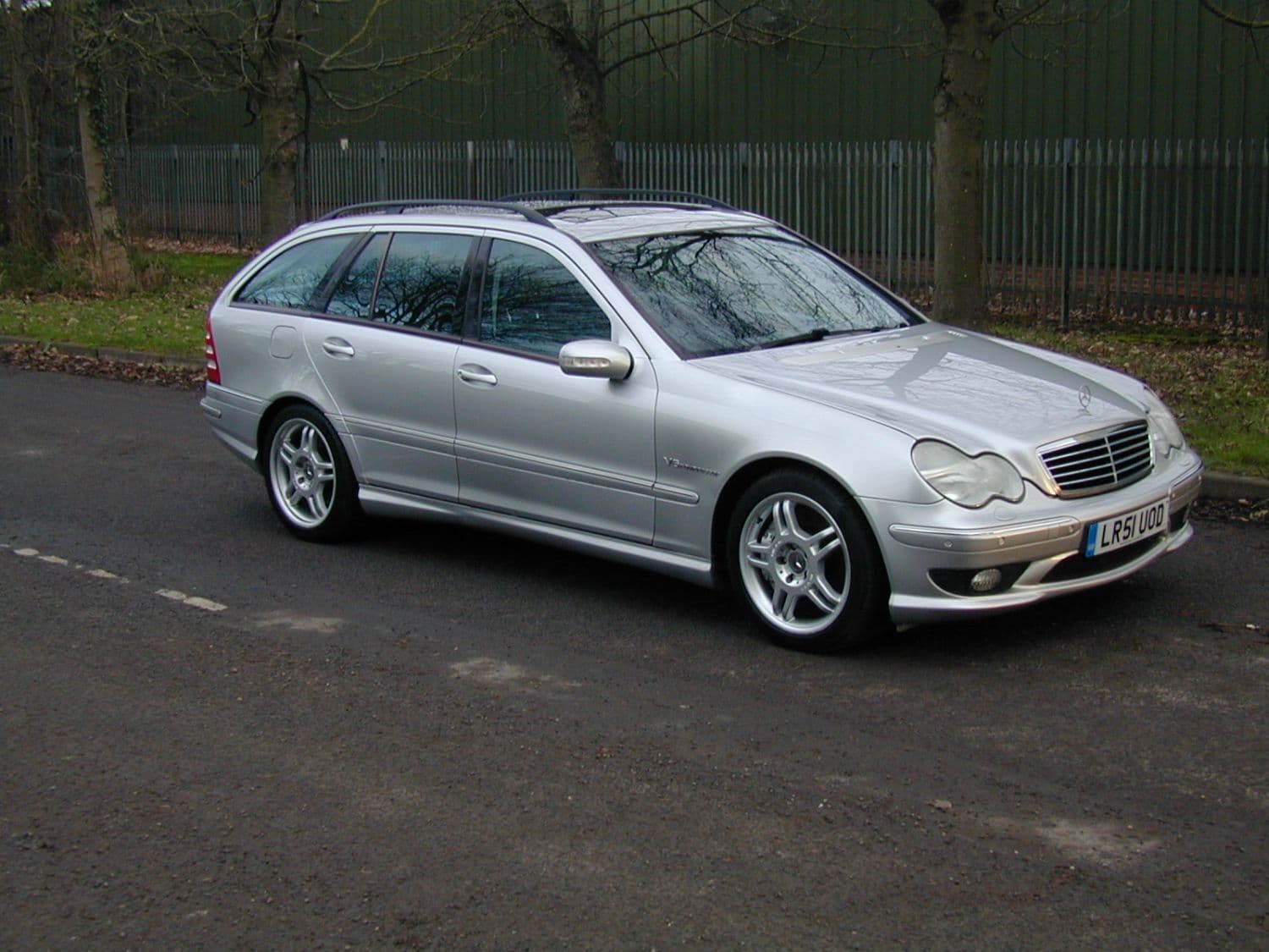 Mercedes-Benz C Class - image 1 of 73
