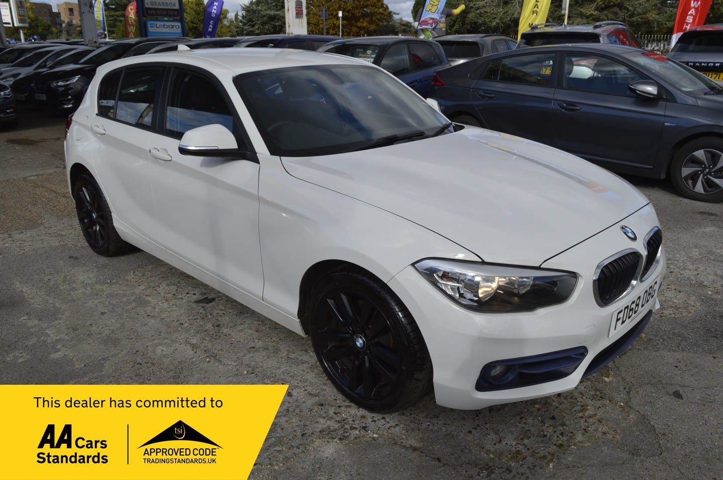 BMW 1 Series - image 1 of 23
