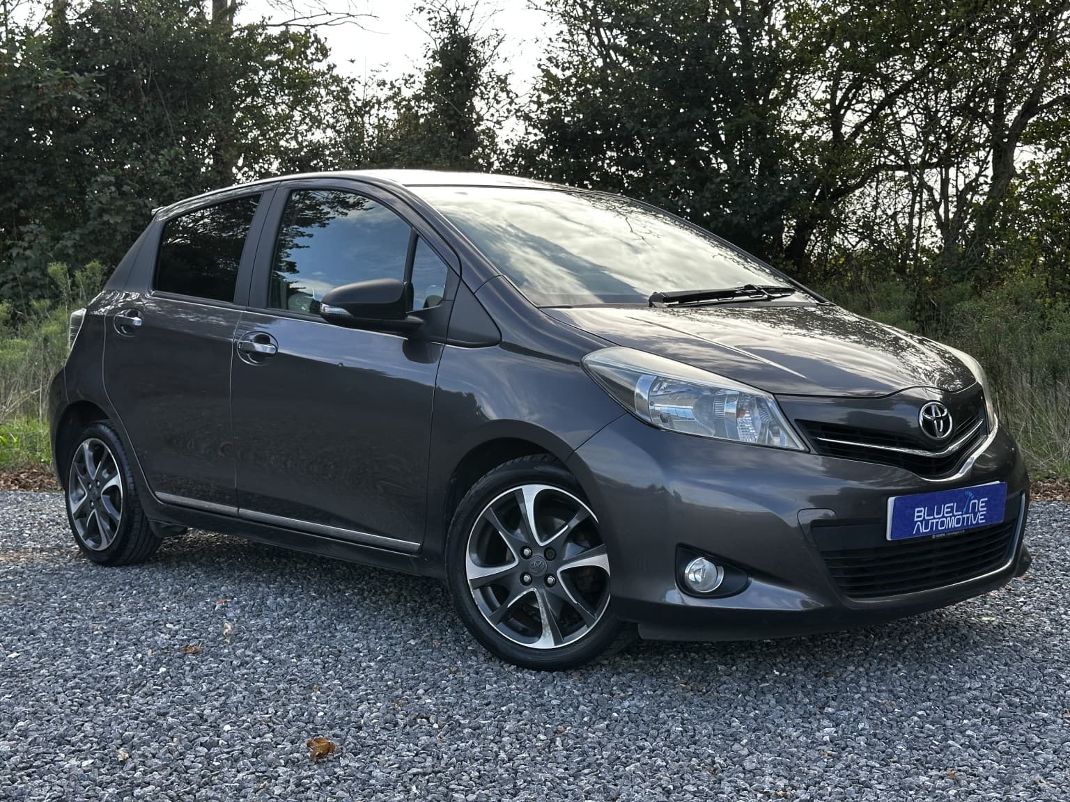 Toyota Yaris - image 1 of 6