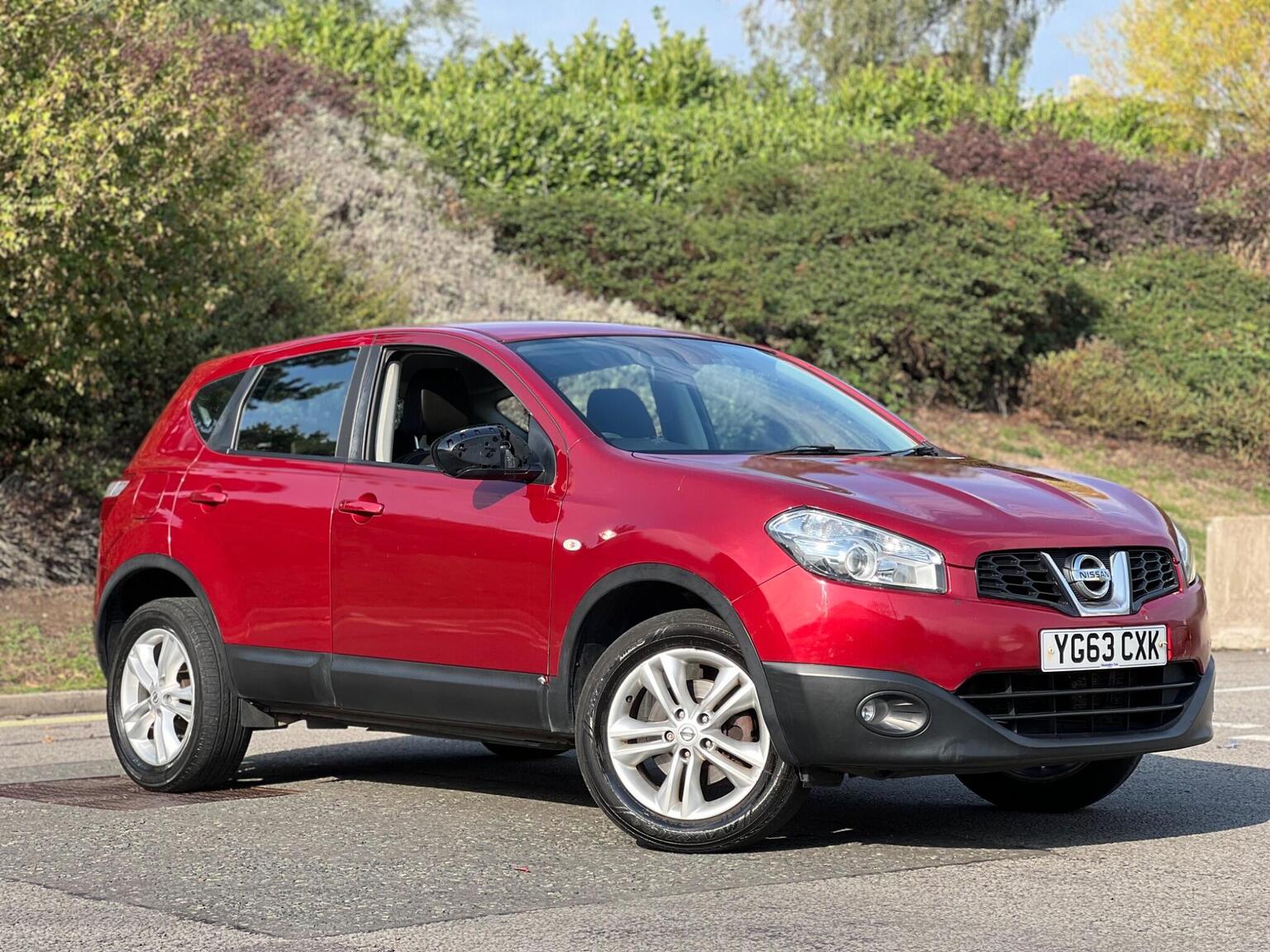Nissan Qashqai - image 1 of 42