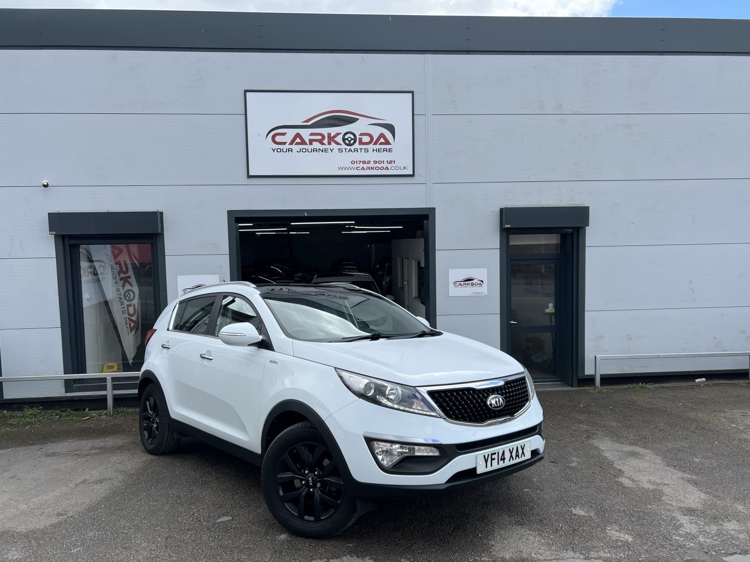 Kia Sportage - image 1 of 6
