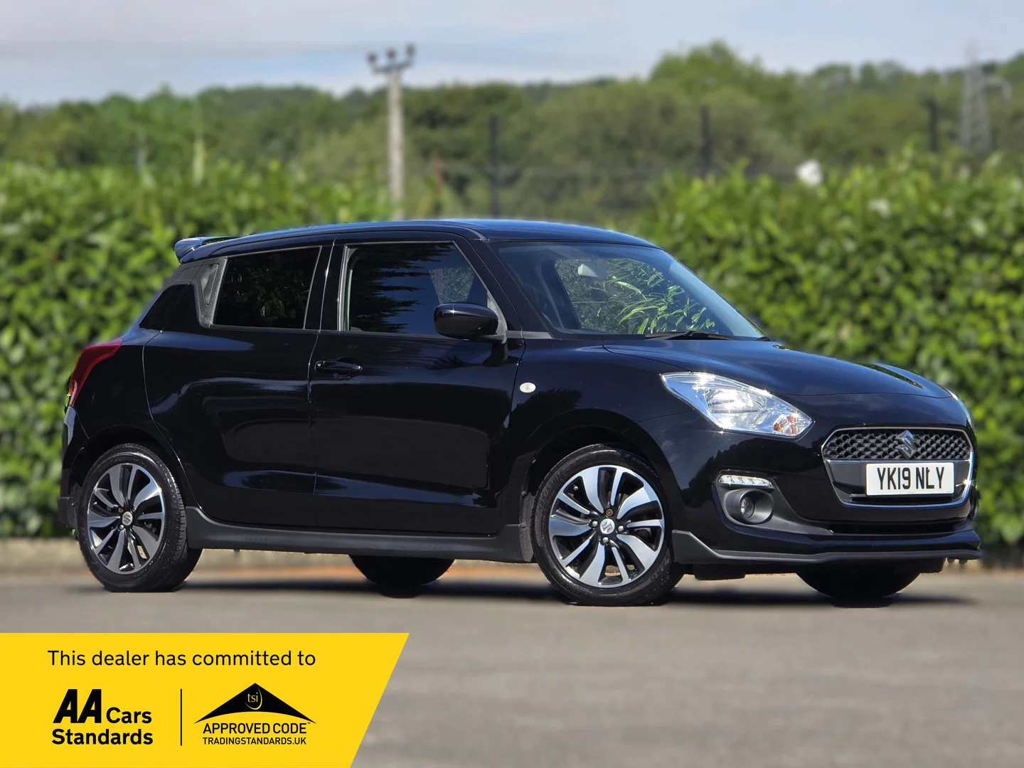 Suzuki Swift - image 1 of 16