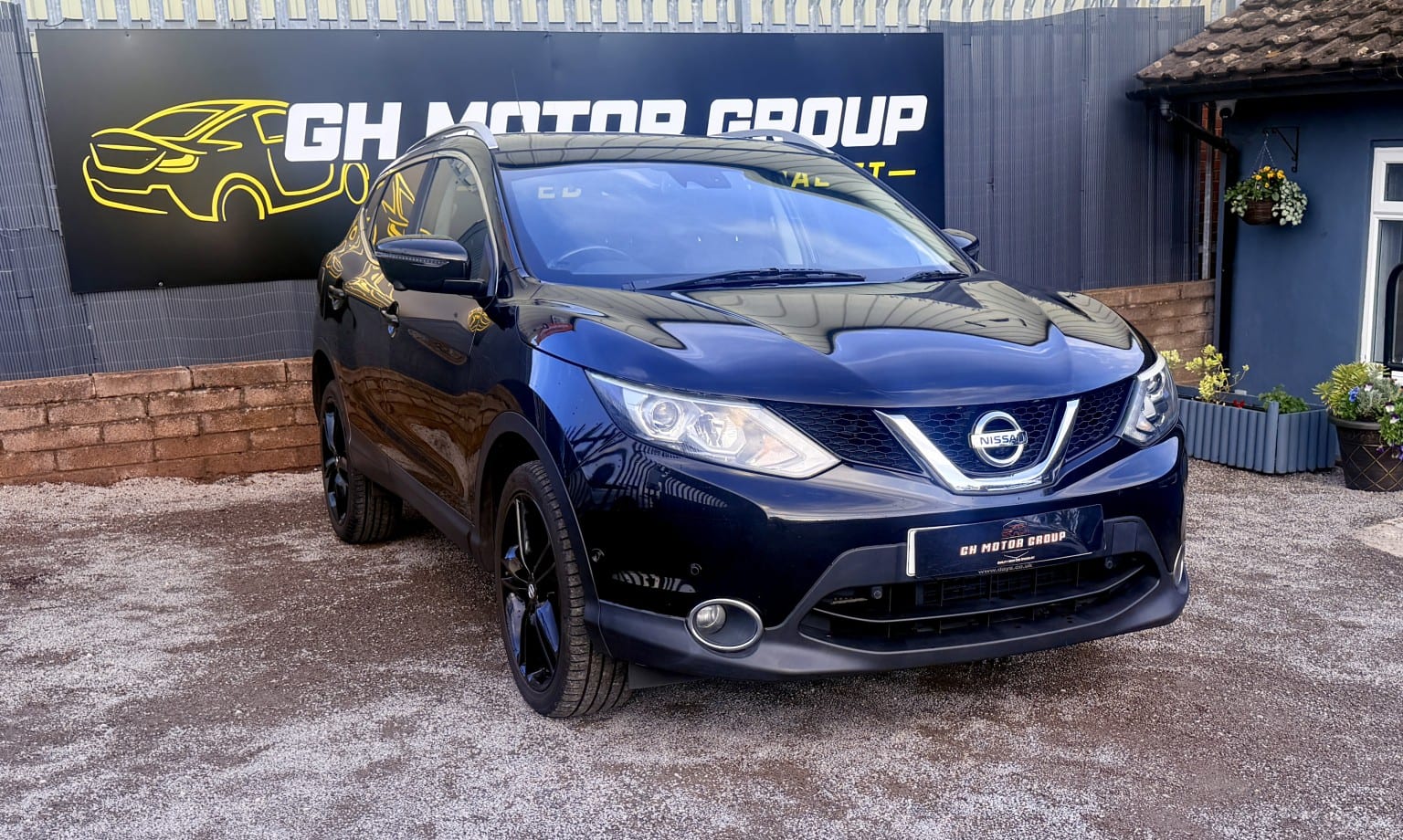 Nissan Qashqai - image 1 of 24
