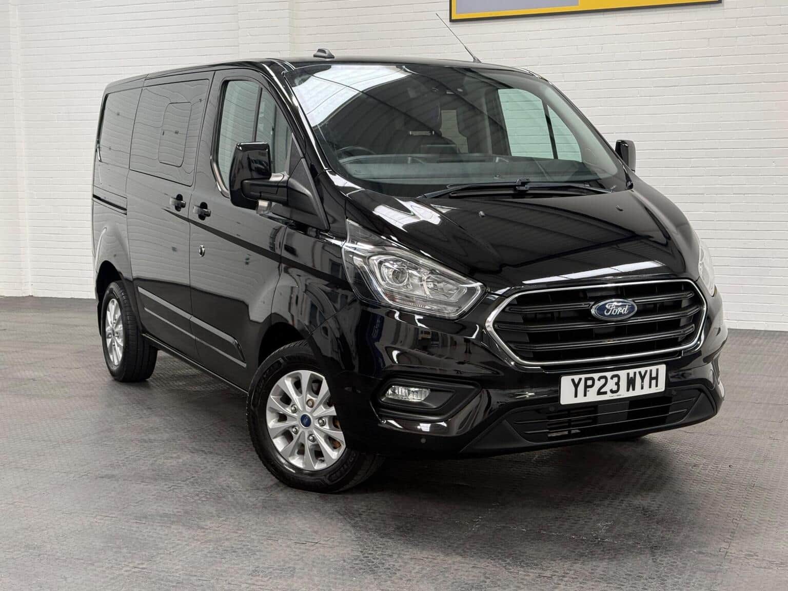 Ford Transit Custom - image 1 of 100
