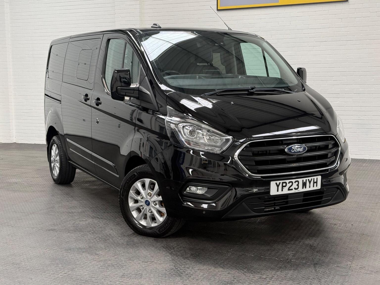 FORD TRANSIT CUSTOM - image 1 of 100