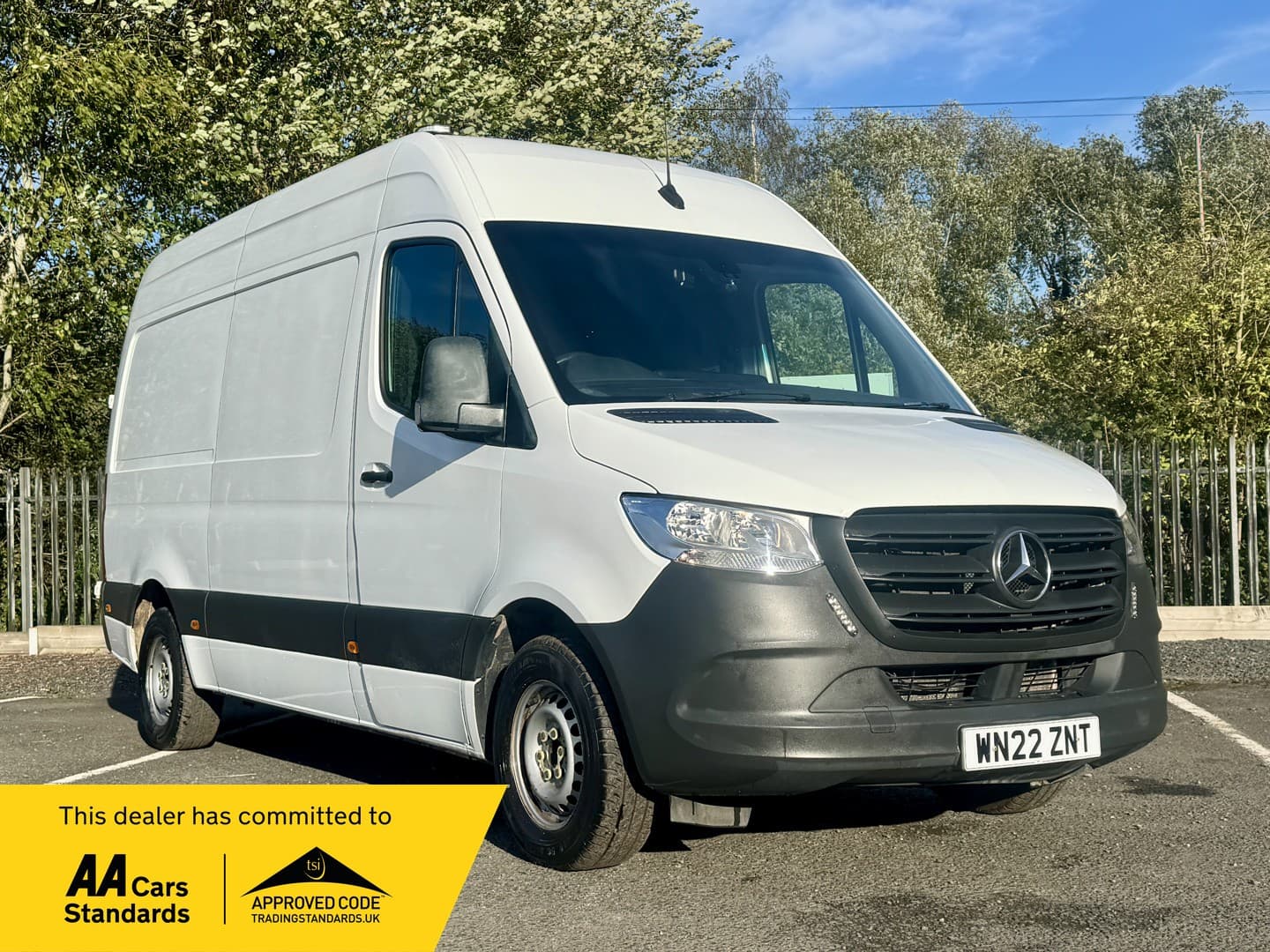 Mercedes-Benz Sprinter - image 1 of 6