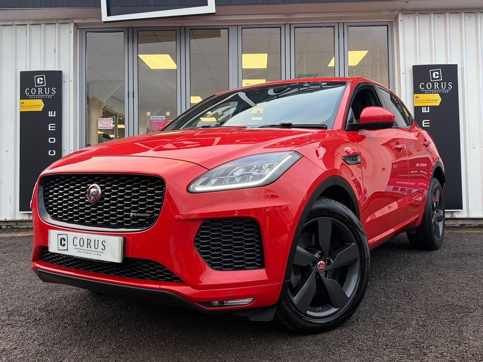 Jaguar E-Pace - image 1 of 51