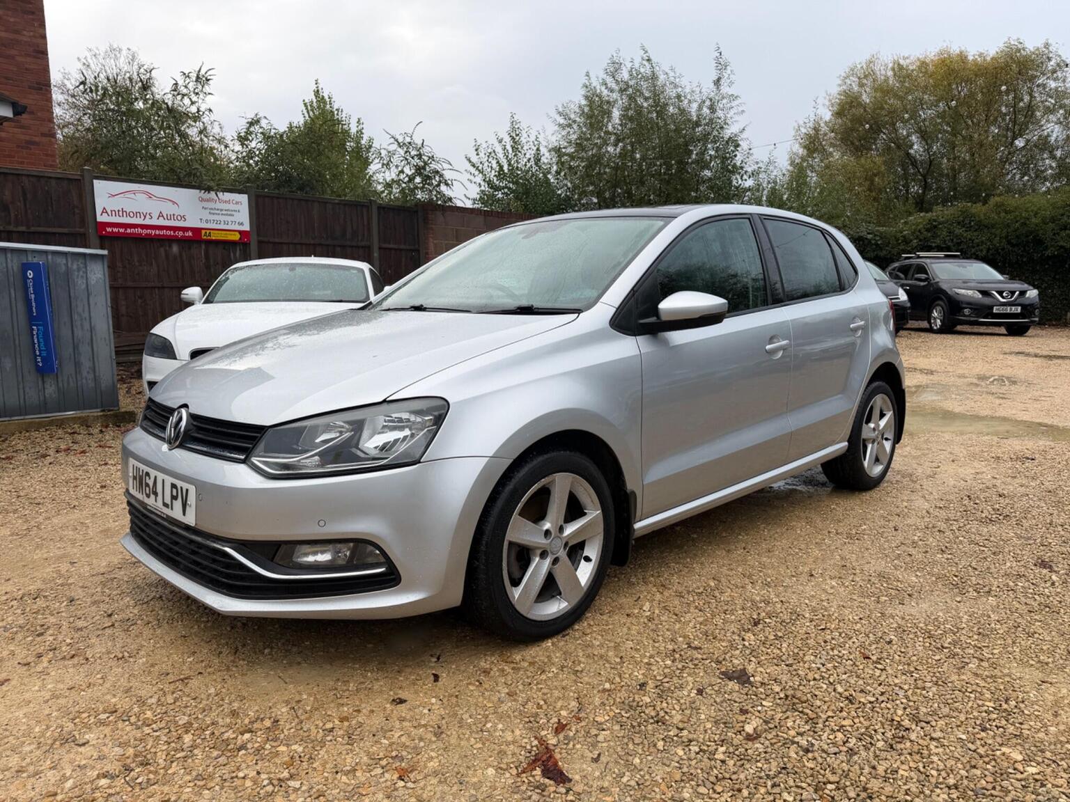2014 Volkswagen Polo 1.2 TSI BlueMotion Tech SEL DSG Euro 6 in silver — photo 1 of 40