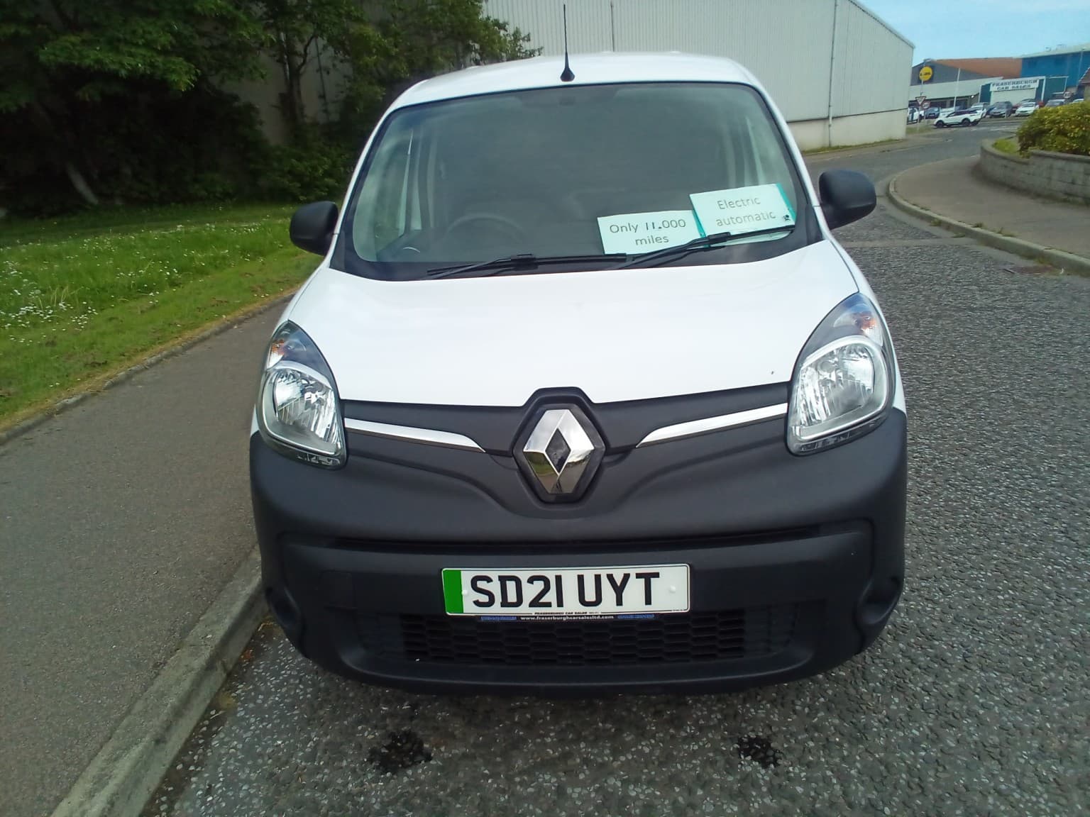 Renault Kangoo Maxi - image 1 of 15