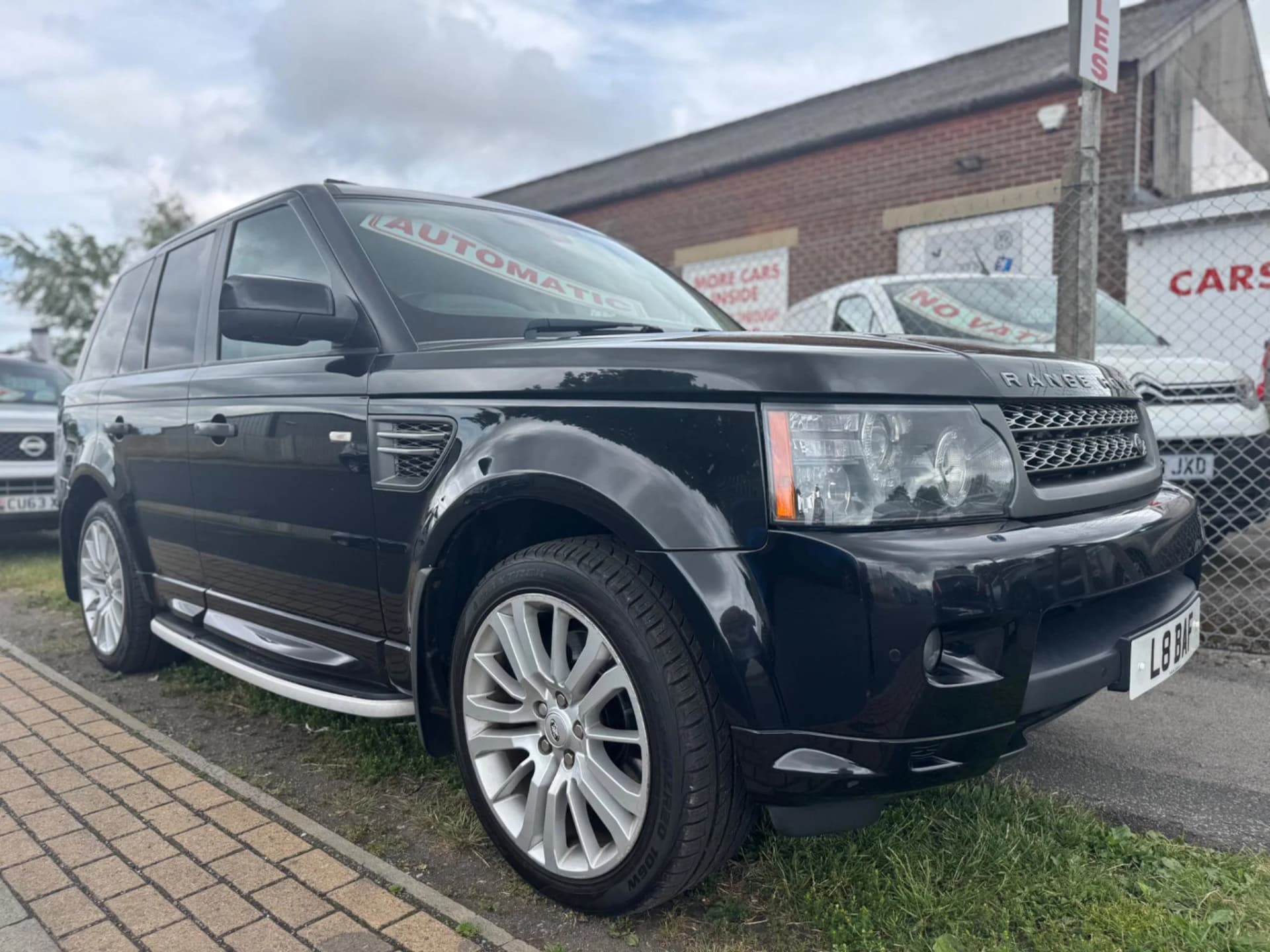 Land Rover Range Rover Sport - image 1 of 3