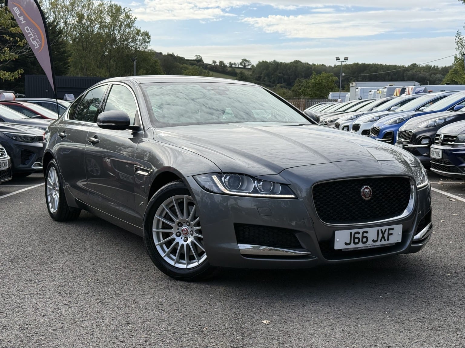 Jaguar XF - image 1 of 56