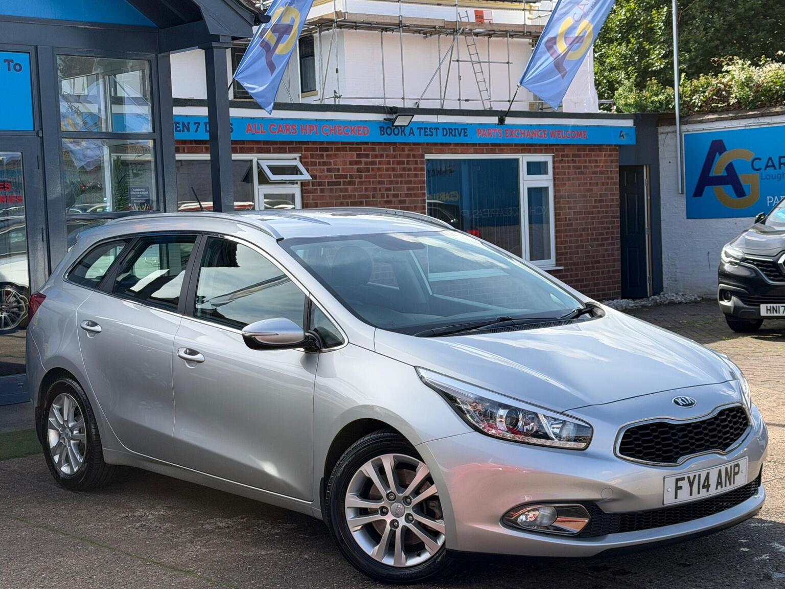 Kia Ceed - image 1 of 69