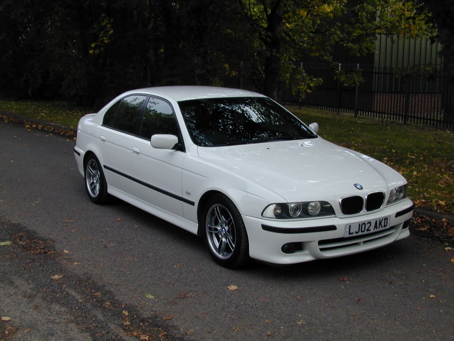 BMW 5 Series - image 1 of 71