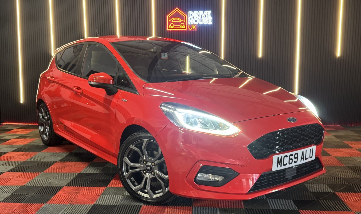 2020 Ford Fiesta 1.0 T EcoBoost ST-Line Edition in red — photo 1 of 27