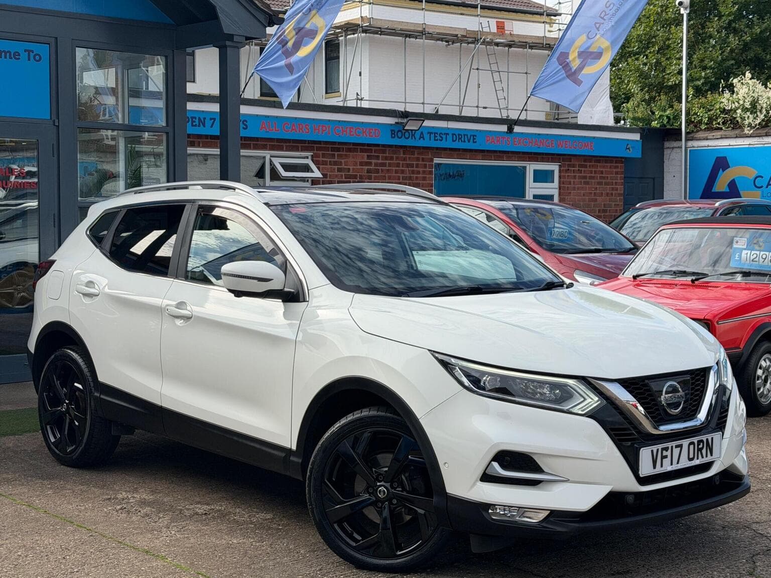 Nissan Qashqai - image 1 of 71