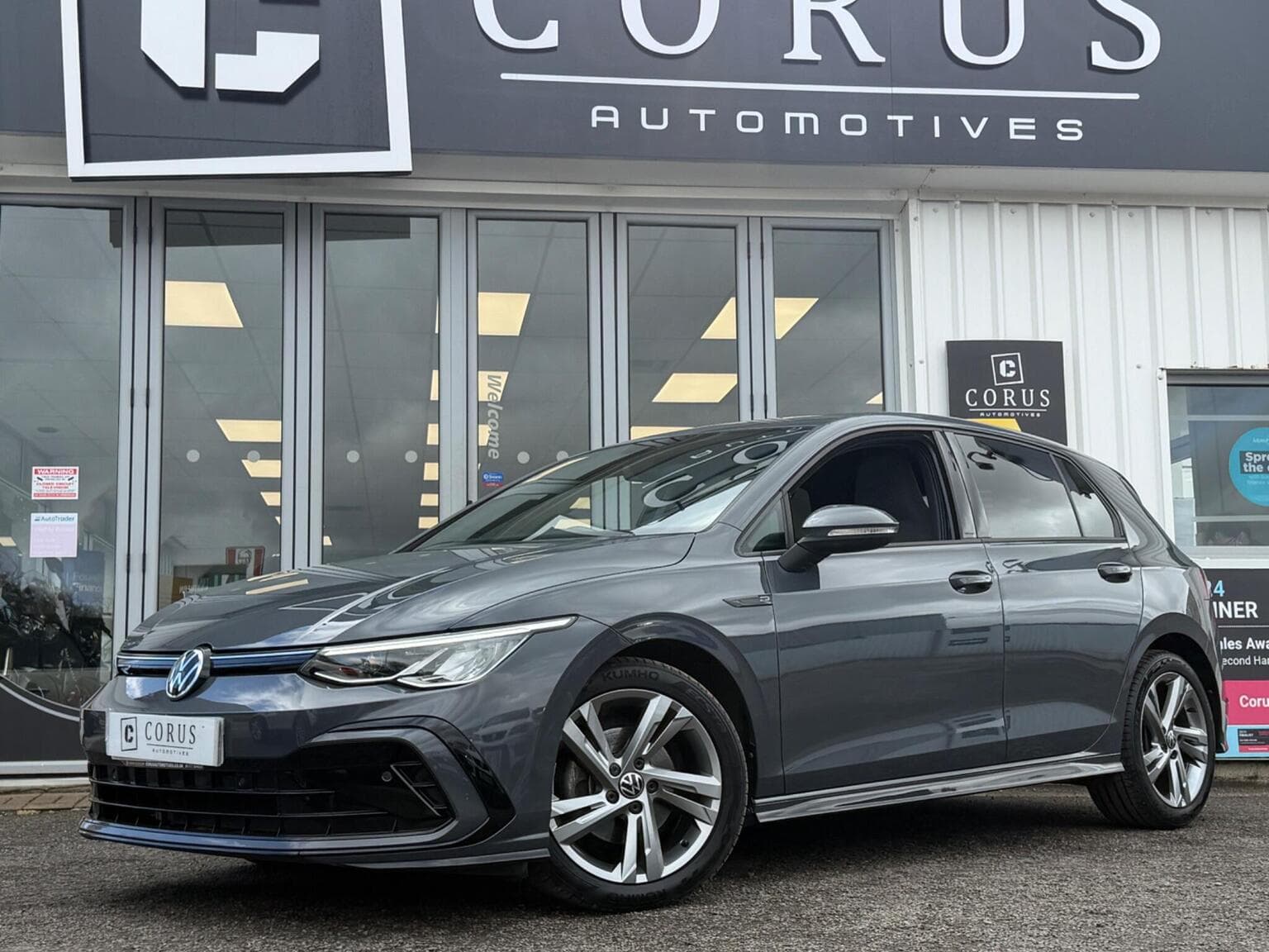 Volkswagen Golf - image 1 of 19