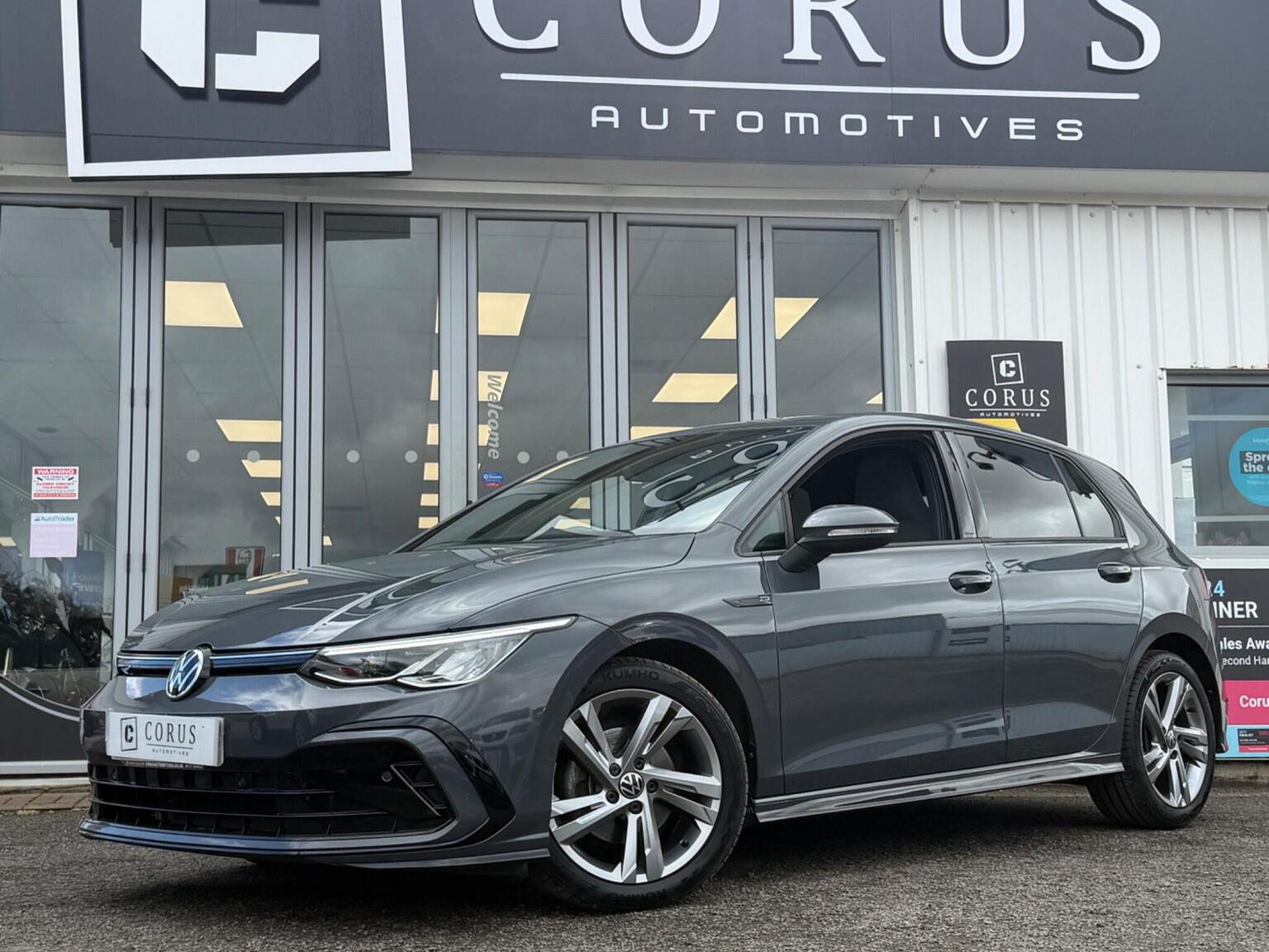 Volkswagen Golf - image 1 of 19