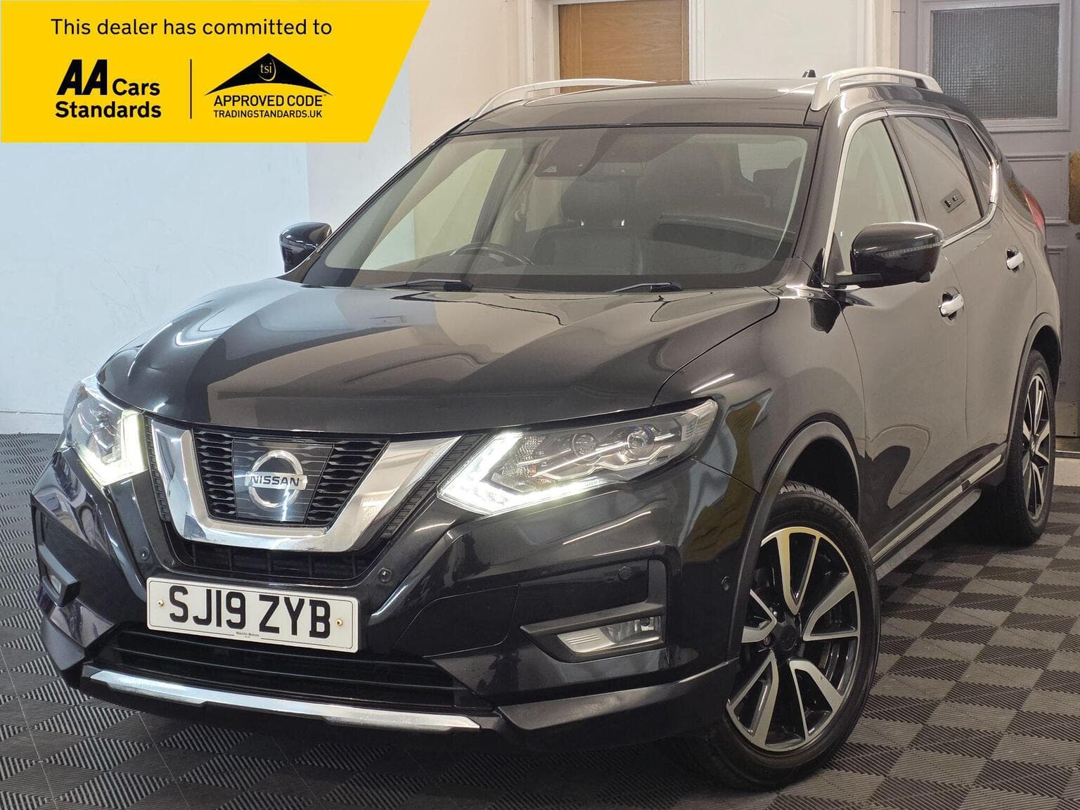 Nissan X-Trail - image 1 of 9