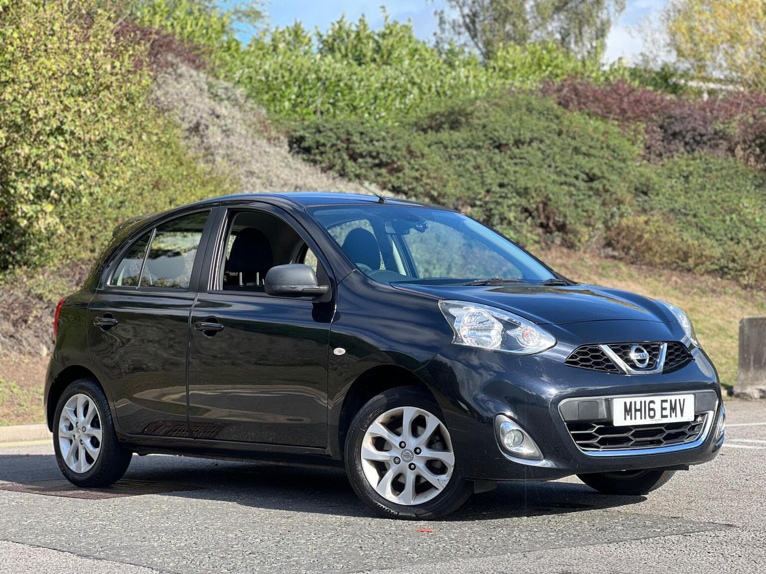 Nissan Micra - image 1 of 41