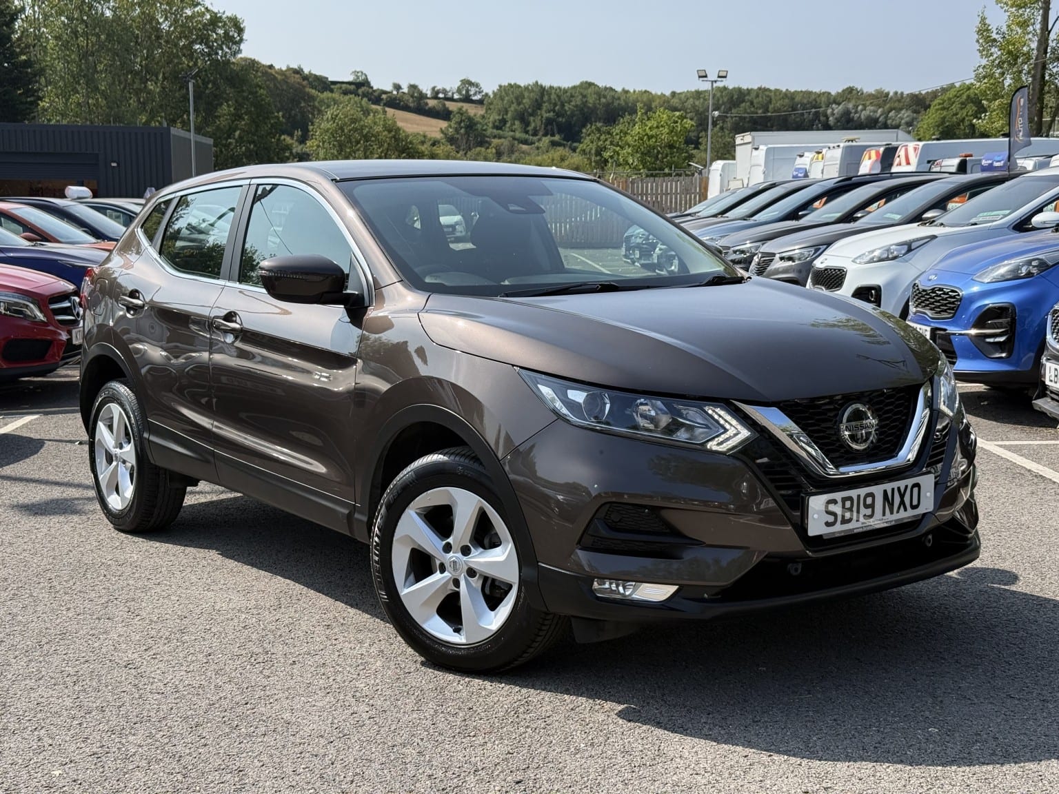 Nissan Qashqai - image 1 of 50